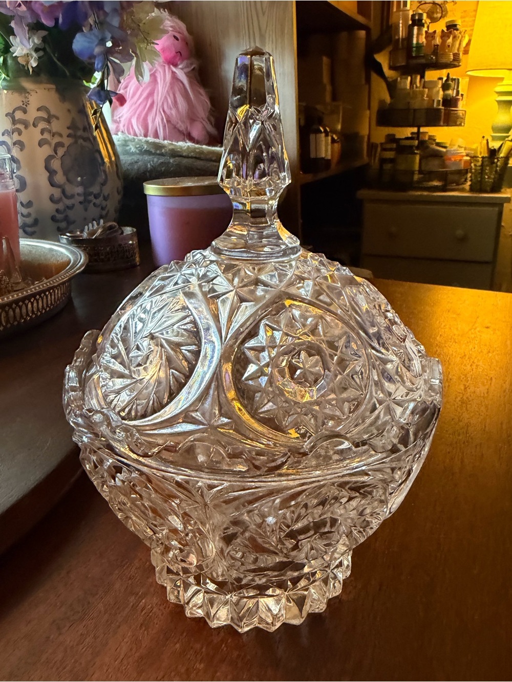 Stunning vintage crystal candy dis, fabulous steeple lid, starburst